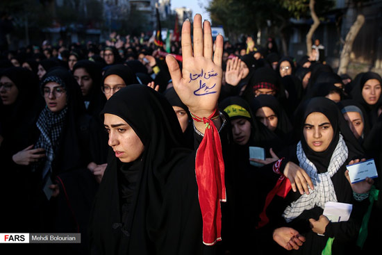 حاشیه‌های تصویری پیاده‌روی دانشجویان از دانشگاه تهران تا بیت رهبری